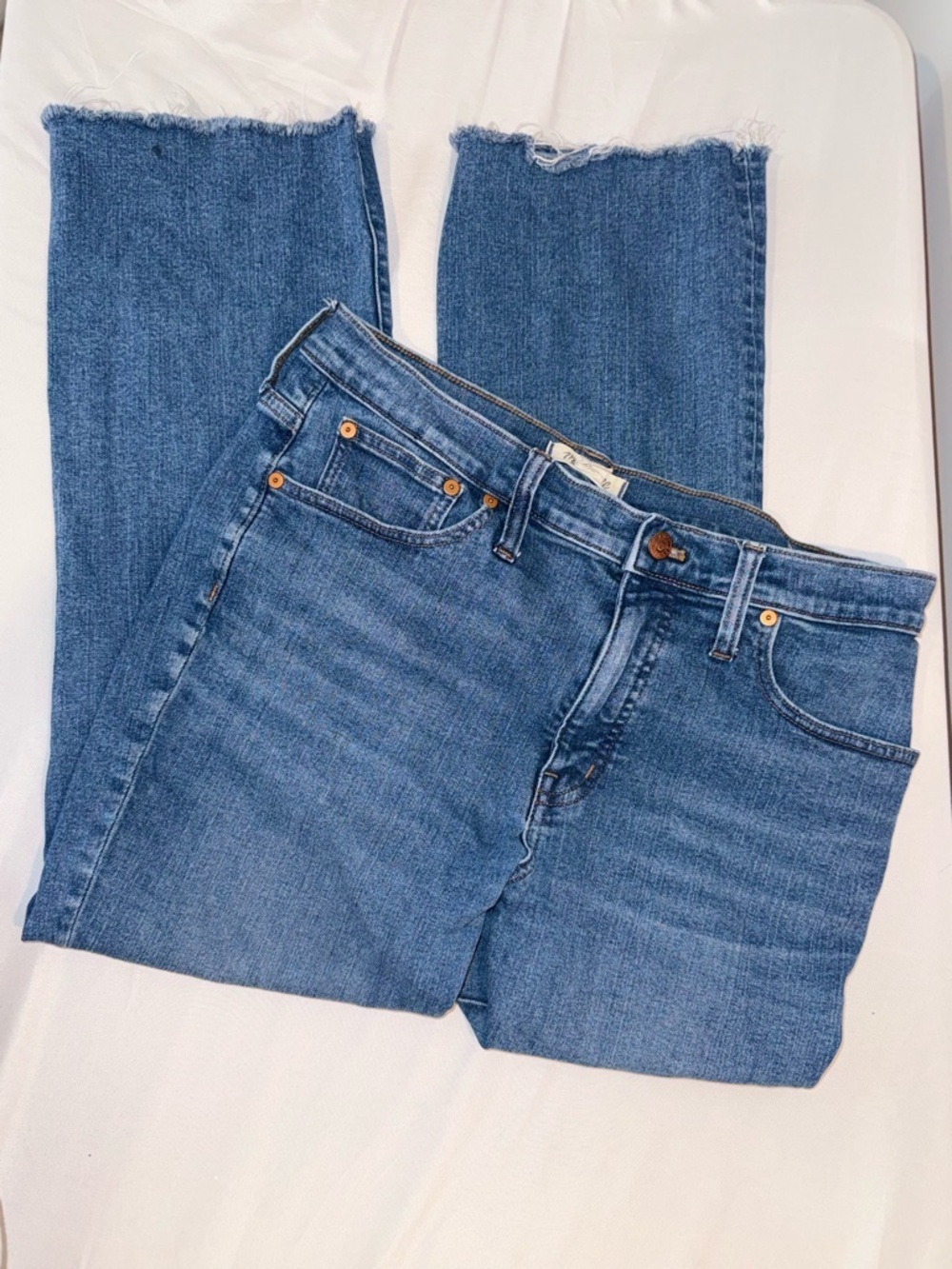 Madewell Women 90s Flare Mid-Rise Blue Denim Jeans with distressed hem size 30